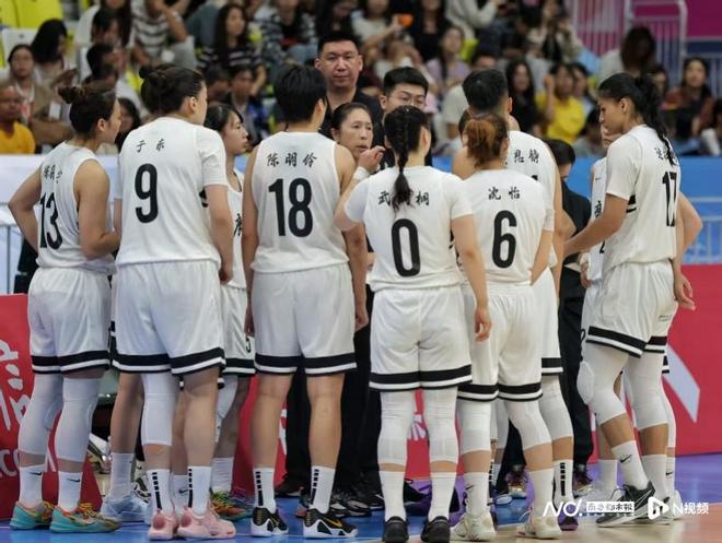 广东女篮狂胜60分晋级决赛，杨舒予：明天大家拭目以待吧！