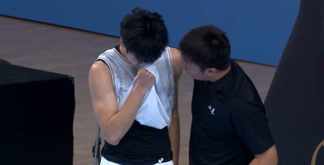 啃下硬骨头！山东赢得胆战心惊，与广东争金牌，张博源27+17落泪