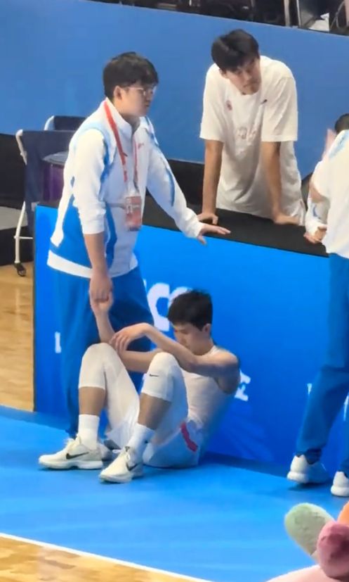 尽力！18岁李悦洲全运场均42.3分仍无缘奖牌，瘫坐在地情绪沉重