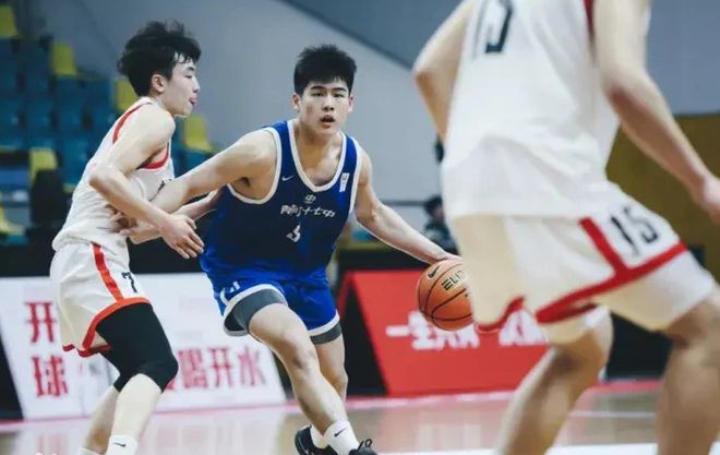 32+6，29+5！广东小王仕鹏超级崛起！朱芳雨眼光毒辣，杜锋有福了