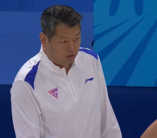 谁说靠裁判！广东34分大胜上海挺进决赛，王浩然14分：金牌稳了？