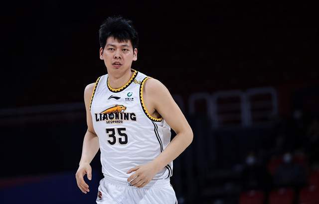 山东蜜獾15人注册名单出炉，并无朱荣振，他去哪里了？被我找到了