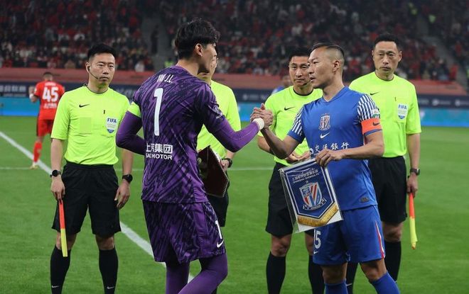 中超今日收官！5悬念待揭晓：海港打平即夺冠 金靴助攻王竞争惨烈