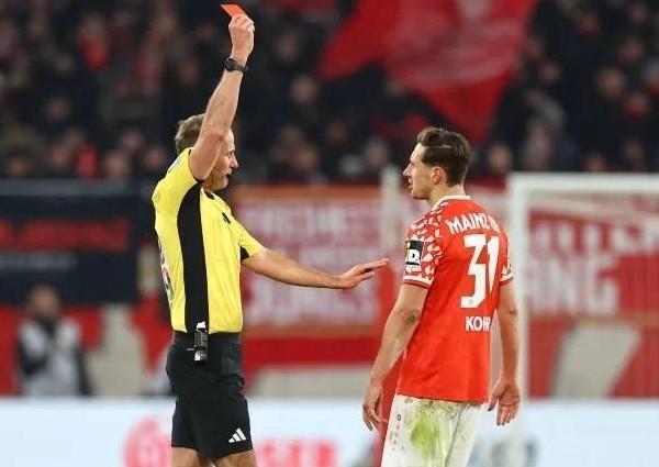 德甲红牌新纪录诞生