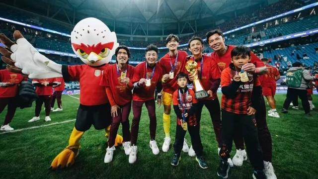 新民体育丨海港，怎么不像冠军队了？