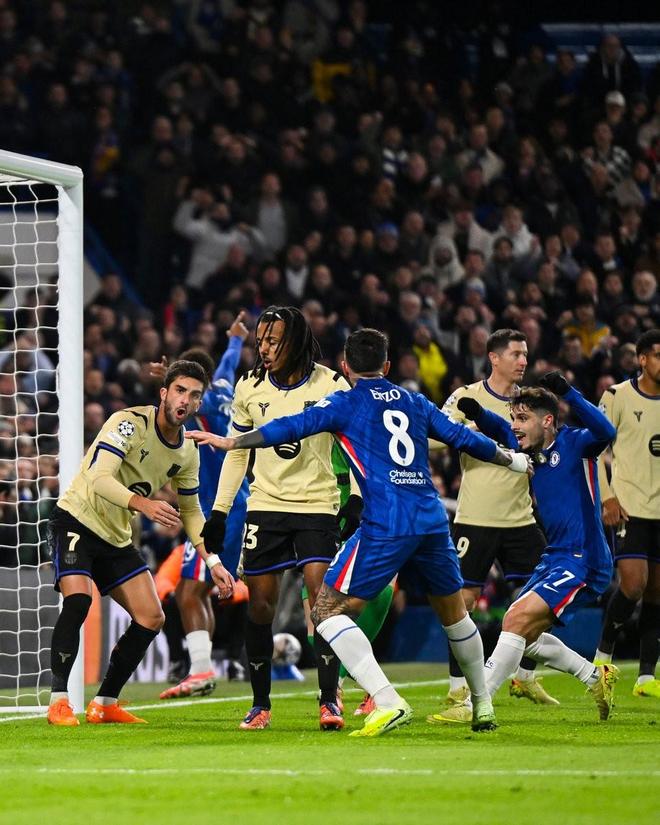 11球，巴萨是欧冠改制以来打入乌龙球最多的球队