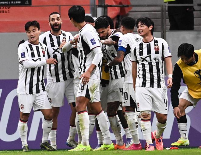 1-3！中超冠军又输了，亚冠一胜难求排名垫底，球迷吐槽声一片