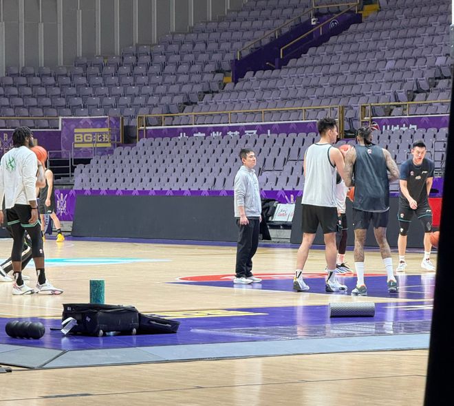 备战北控！提前半小时训练，展望比赛，回应三连客与赵继伟伤情