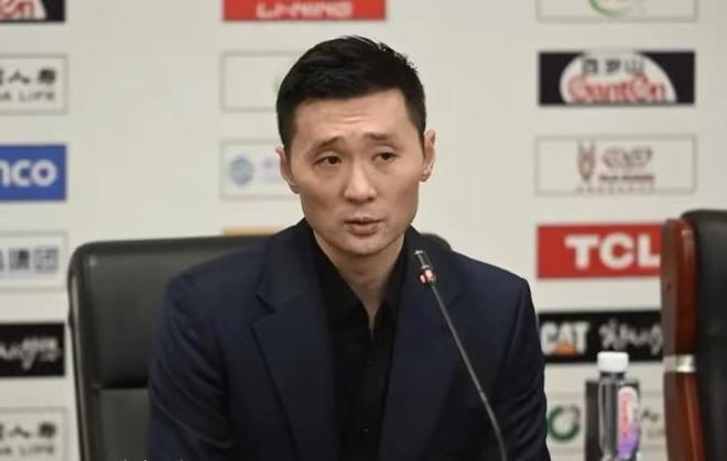 新疆队球迷公开信让刘炜下课，主场输青岛暴露球队三大问题