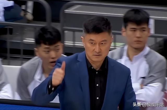 杜锋：奎恩的伤病需要医生检查 年轻球员获得机会最应该感谢我