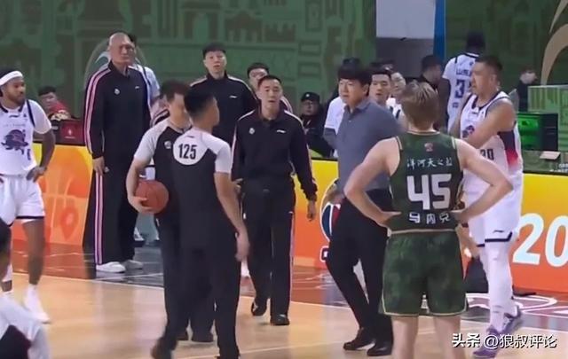 CBA官宣罚单：邱彪停赛2场罚6万 山东翻译不当举动罚2万