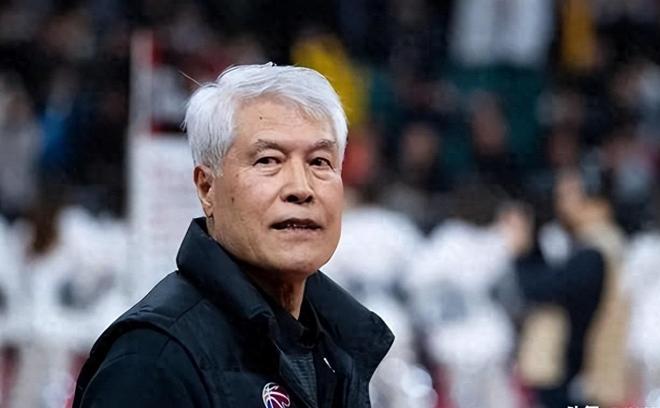 他是前男篮主帅，“徒子徒孙”遍布CBA 世界冠军儿子移民澳大利亚