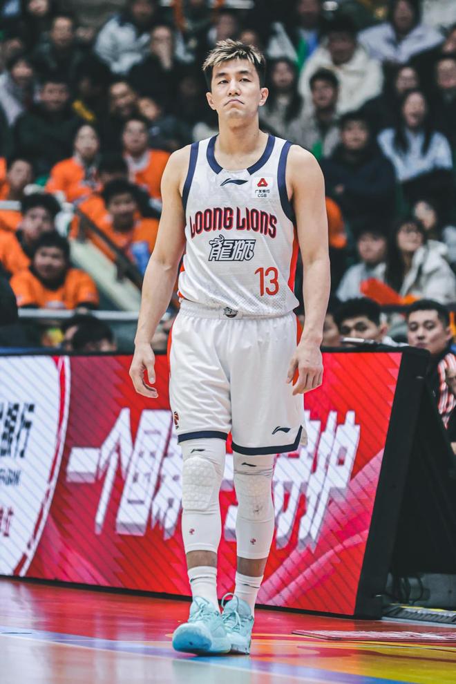 郭艾倫單場得分創賽季新低：有人慢慢退場，有人加速閃亮