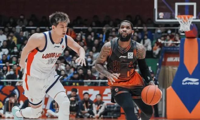 邱彪都受不了了！賽後直指外援問題，三個球員都不穩！