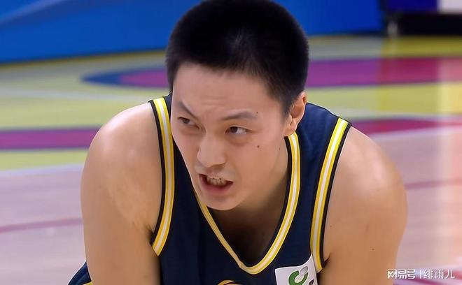 广东本赛季离队第一人？萨林杰坑惨杜锋，奎因确认留下！