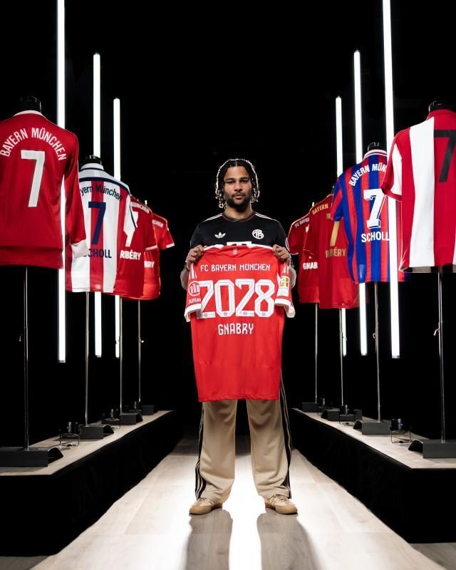 官方：拜仁續(xù)約格納布里至2028