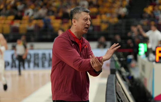 中國(guó)男籃拒絕輸球！全新陣容亮相，郭士強(qiáng)變陣，央視直播