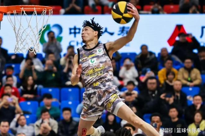 男籃40歲老將奪冠！張鎮(zhèn)麟宿敵獲美國(guó)扣籃王：轉(zhuǎn)手送陌生人一輛車