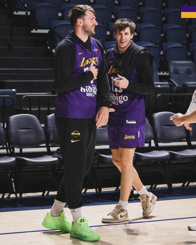 最后3.9秒！湖人绝杀太阳！詹姆斯和狄龙多次冲突