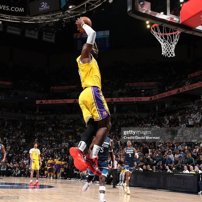 末節之王！戰力聯盟獨一檔，41歲詹姆斯末節100分打臉所有人