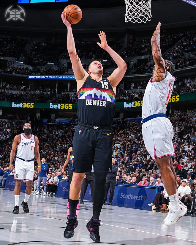 約基奇複出31分12板5助攻掘金戰勝快船，哈登25分9助攻小卡21分