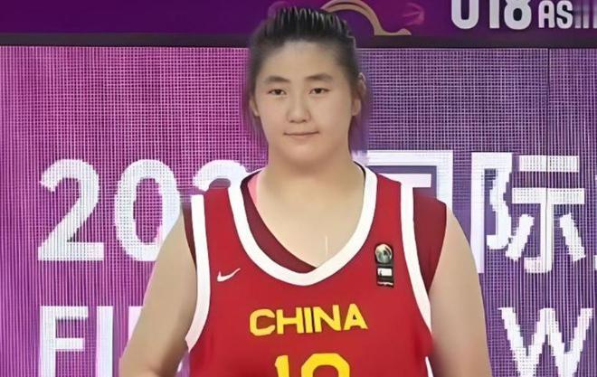 媒體人：張子宇首度入選女籃國(guó)家隊(duì)，有望在6月15日熱身賽完成首秀