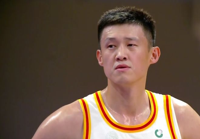 周鵬重返廣東隊(duì)參加訓(xùn)練！朱芳雨給全隊(duì)訓(xùn)話，確定球隊(duì)新目標(biāo)