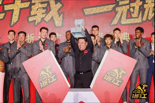 CBA新鮮事！為激勵(lì)兒子幫廣廈奪冠，贏一場獎(jiǎng)勵(lì)5萬，球迷：好父親
