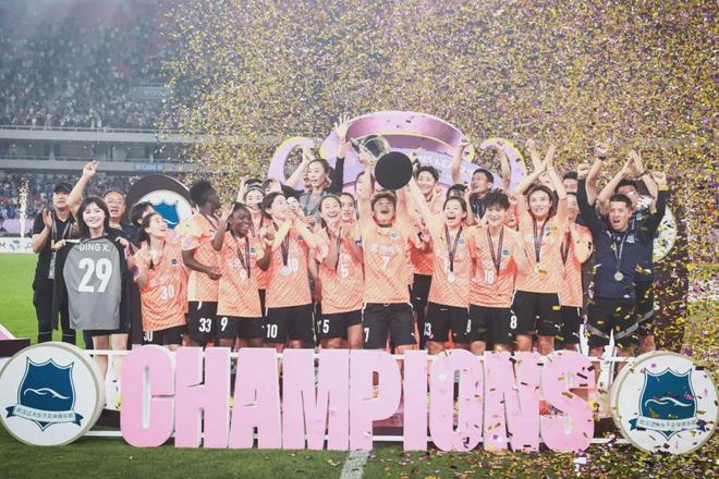 從五連冠到登頂亞洲，“三座基石”撐起武漢女足王朝！