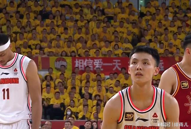 終于來了！“加強版徐杰”打成男籃新領袖，力保杜鋒重返總決賽！