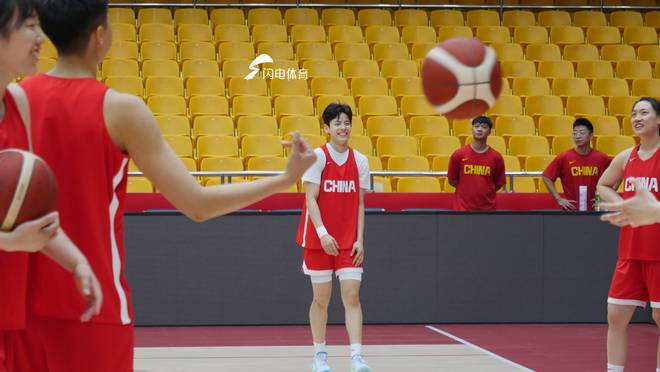 静如建模动如风 杨舒予往那一站就是一道风景线