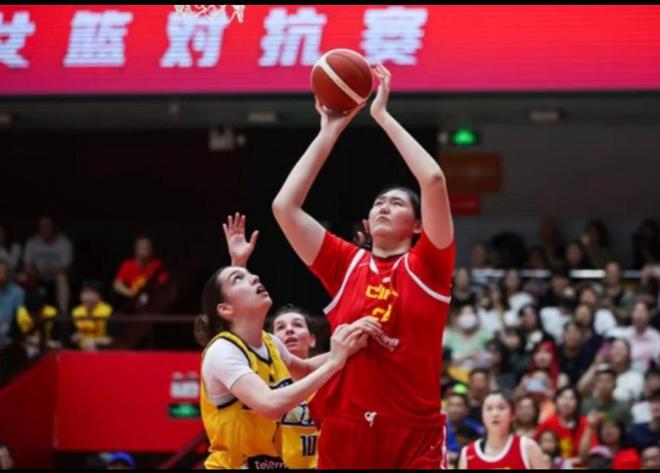 中國女籃張子宇身高2米26，她的天賦有多夸張？有前輩說百年一遇
