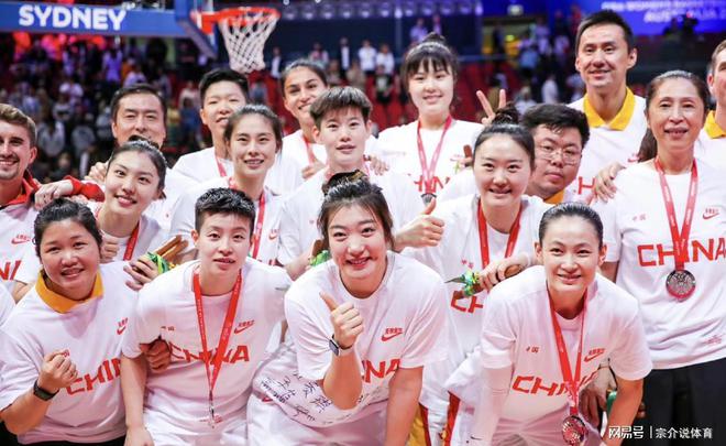中國女籃決戰(zhàn)日本，賽前收重大喜訊，宮魯鳴派秘密武器，日本服了