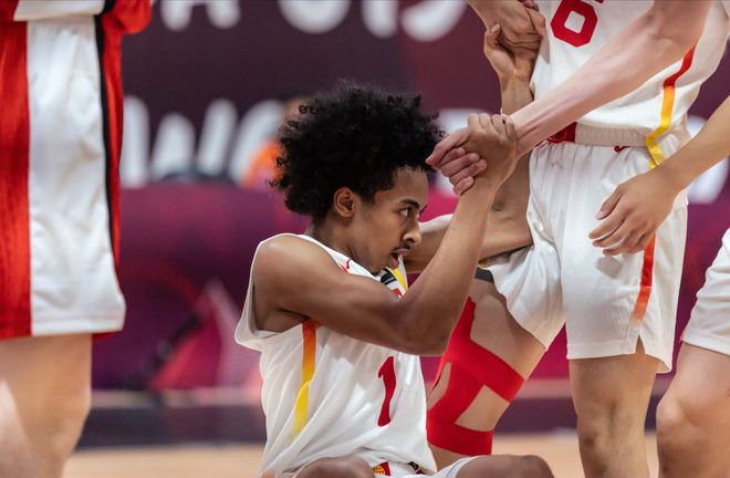 篮板净输22个，U19男篮强点变弱点，三人表现可圈可点