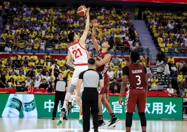 中國男籃28分大勝，先別高興，媒體人居然用這四個字評價委內(nèi)瑞拉