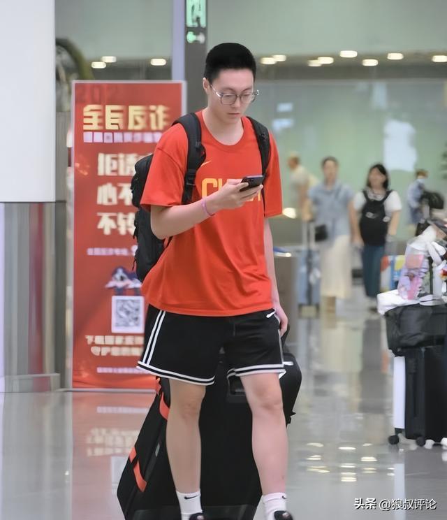 中国男篮12人解散去向：王俊杰余嘉豪留洋 多人回国备战全运会