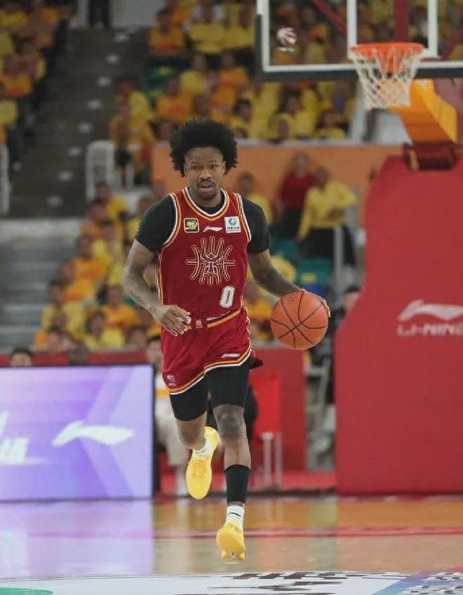 抵達上海！超級外援正式重返CBA，上賽季帶隊淘汰廣東
