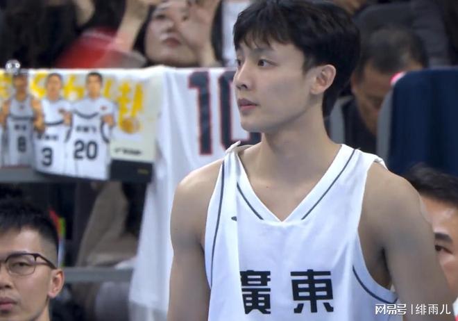 正式確定！山東隊截胡廣東冠軍后衛，這可是昔日宏遠天賦第一人！