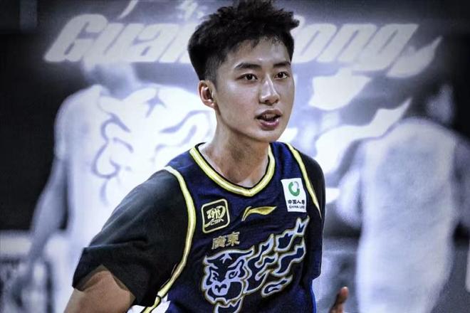 前国青队长加入广东队，3名受过大伤的球员，如何撑起球队的未来