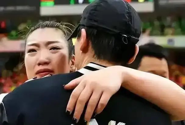 有猫腻？全运决赛2分还能拿200万美金年薪，球迷：是诈骗联赛吧？