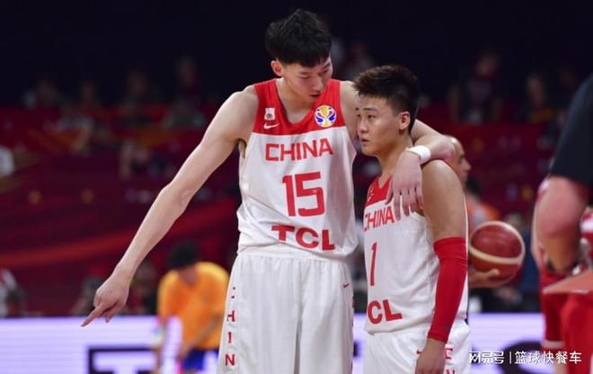 男篮世预赛12人名单浮出水面？周琦张镇麟领衔：辽篮唯一独苗落选
