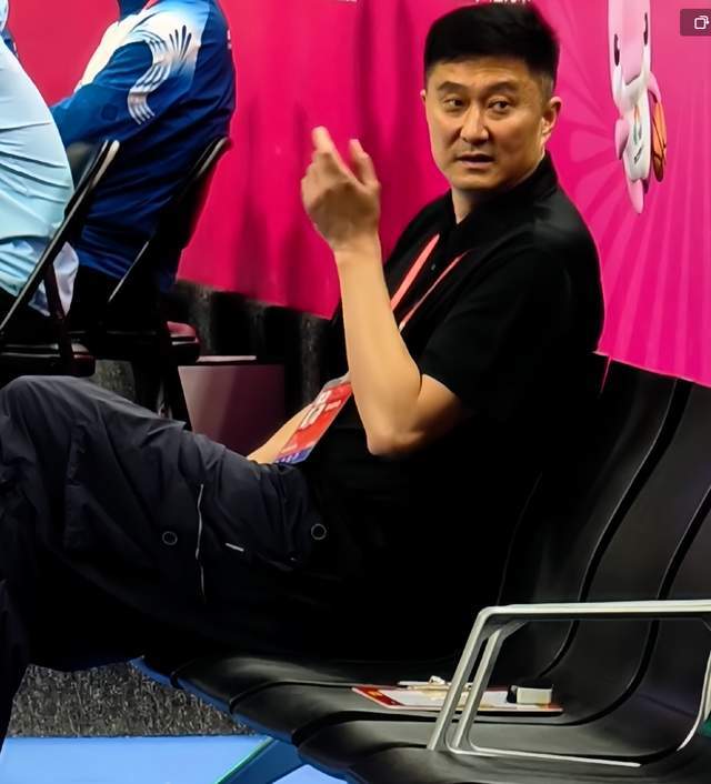 11月25日，广东男篮4个消息：恭喜杜锋，恭喜黄荣奇，恭喜王洪泽