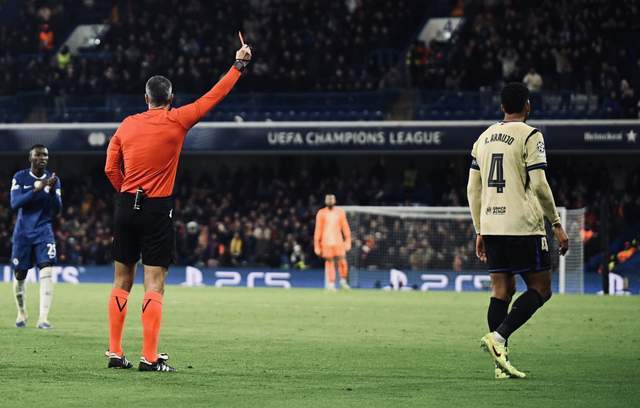 巴薩慘敗揪出罪人：歐冠3年 2紅牌+2次犯大錯！導致3次崩盤