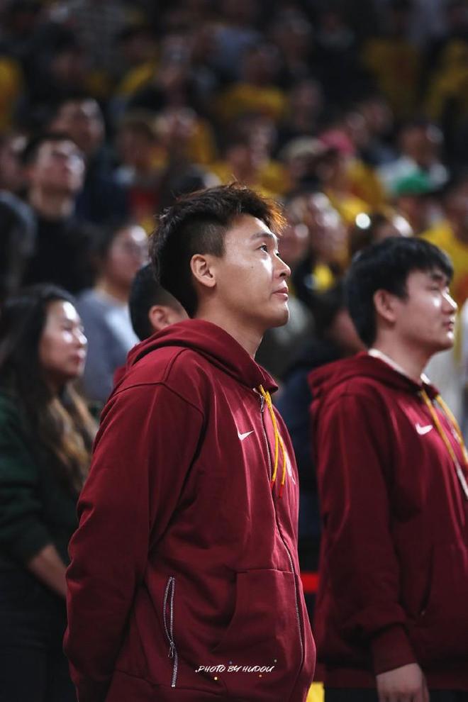 媒体人：中国男篮今日启程韩国原州，队长赵睿随队出征