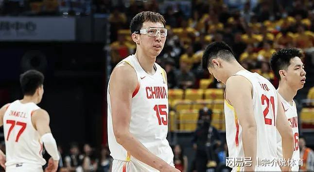 太失望！中国男篮主场惨败韩国，收两个坏消息，没有赵睿现原形