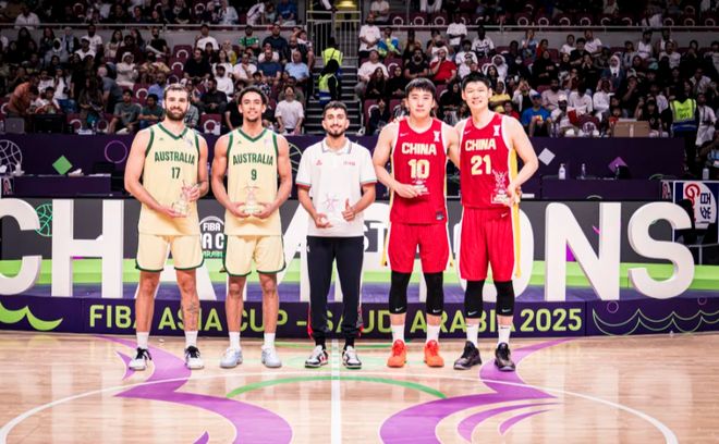 破案了！周琦一回国家队战绩就开倒车原因找到，杜锋点评一针见血