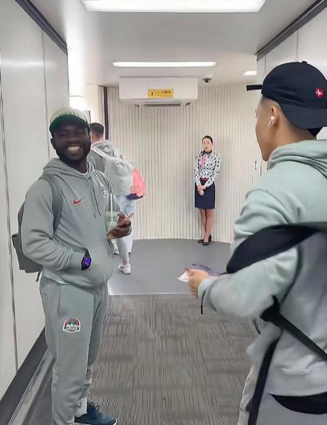 河南兵发上海过招海港！球迷：为超级杯做准备 拉莫斯找到国安7寸