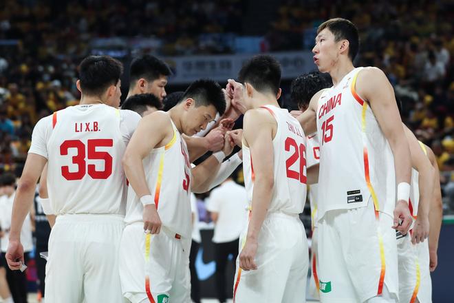 男篮两场世预赛总结：5人该淘汰，1人可培养，1人能扛大旗