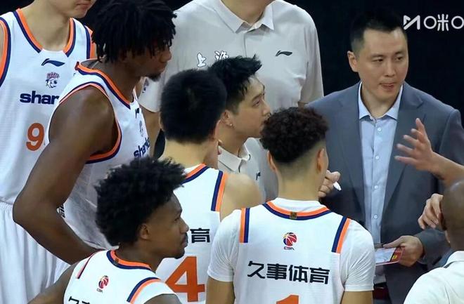 上海男篮28分大胜宁波，王哲林12+3李添荣14分，四外援状态出色