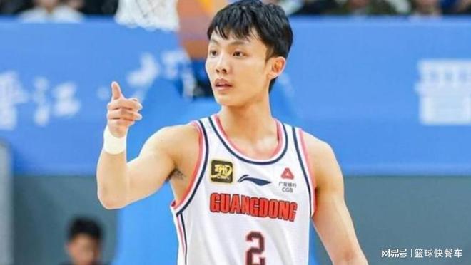 三分9中7狂轰23分6助！郭士强后悔没带徐杰吧：国家队该有他一席